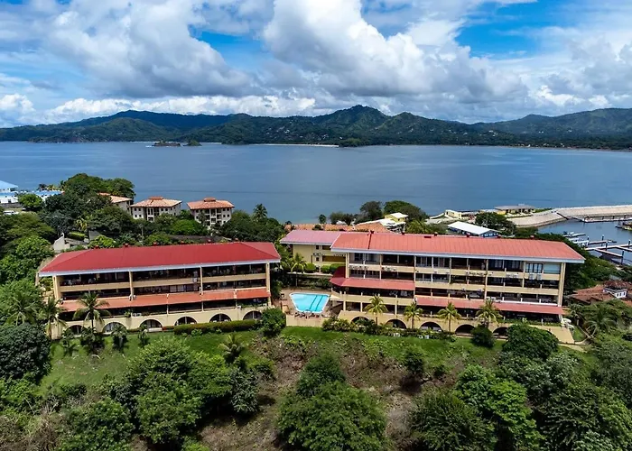 Remodeled Top-floor With Stunning Wrap-around Balcony Offering Mountain, Ocean & Marina Views